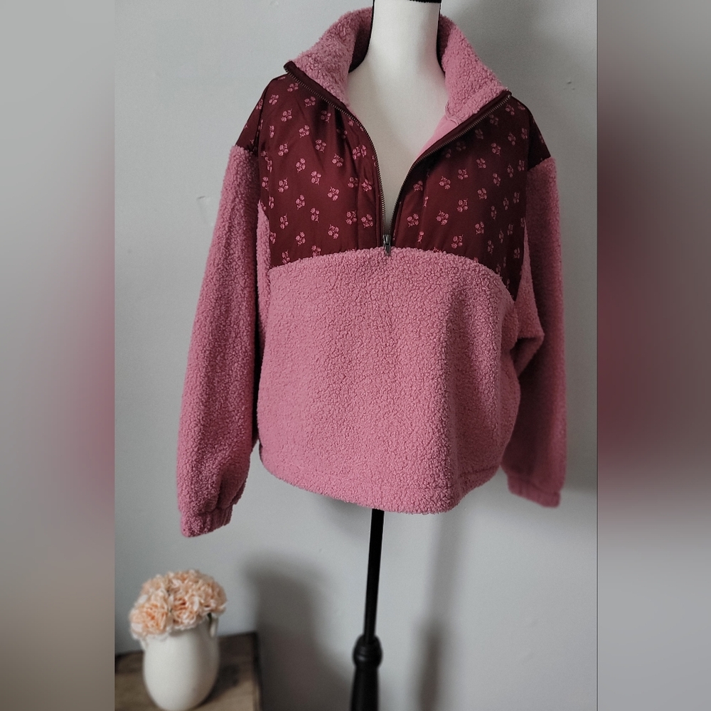 Universal Thread Blush Fleece Outerwear